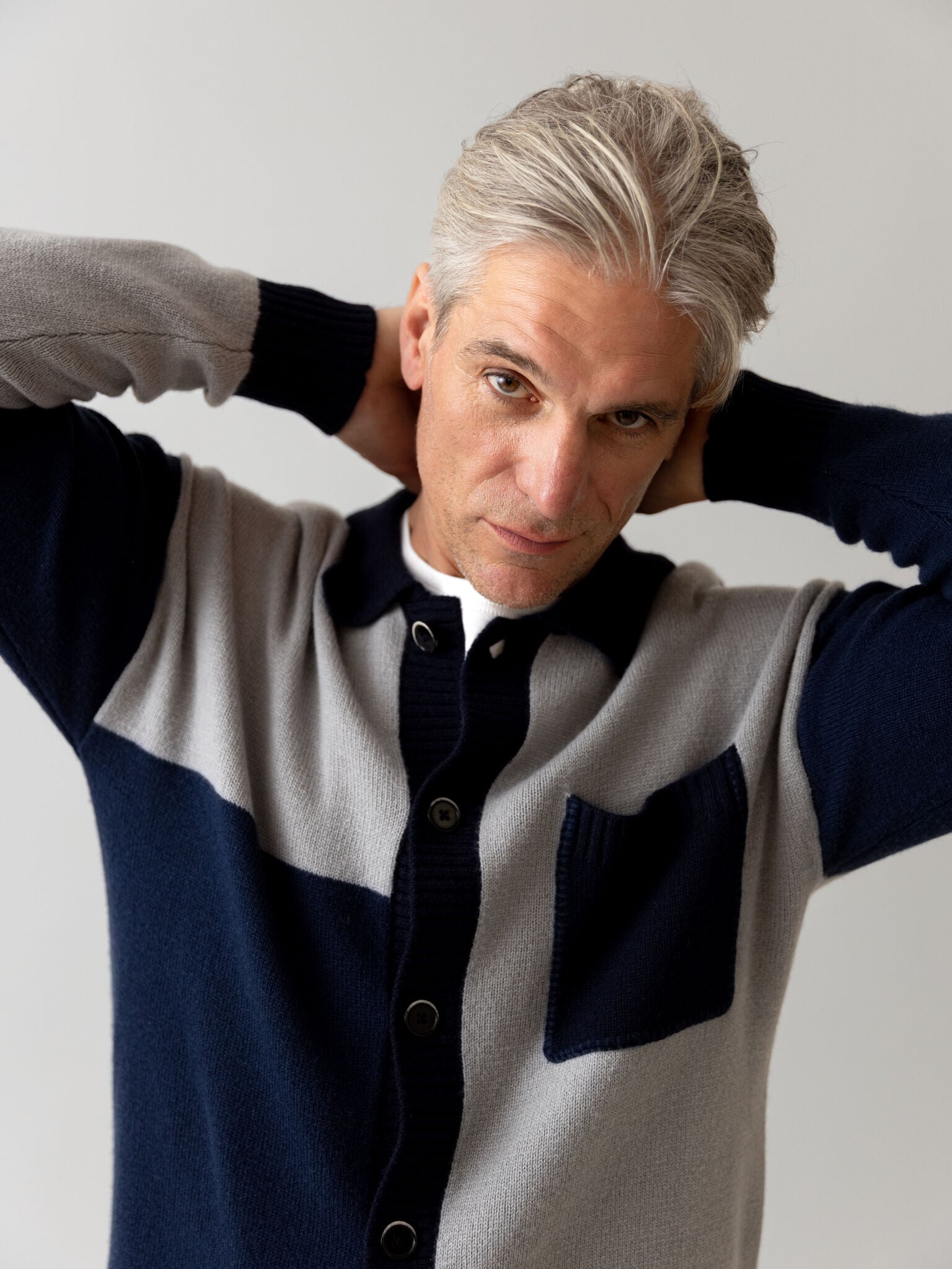 Modelshot / Grey / Detail